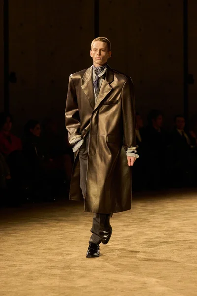 Look 17